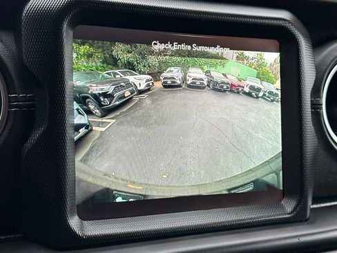 Used 2021 Jeep Wrangler Unlimited Sahara image 19