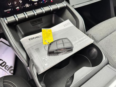 Used 2025 GMC Terrain Elevation image 32