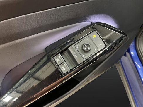 Used 2021 Volkswagen ID.4 Pro S w/ Gradient Package image 28