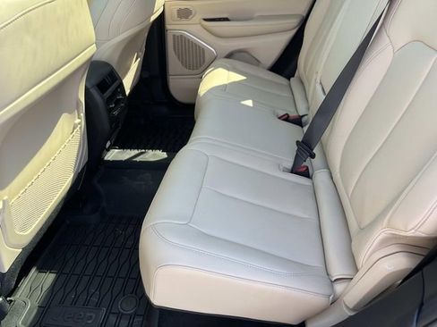 New 2026 Jeep Grand Cherokee Limited AWD/4WD image 19