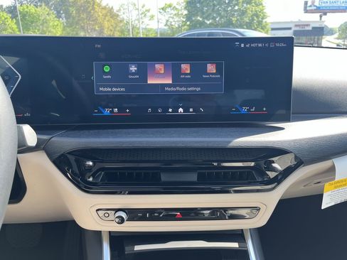 Certified 2025 BMW 330i Sedan w/ Premium Package image 23