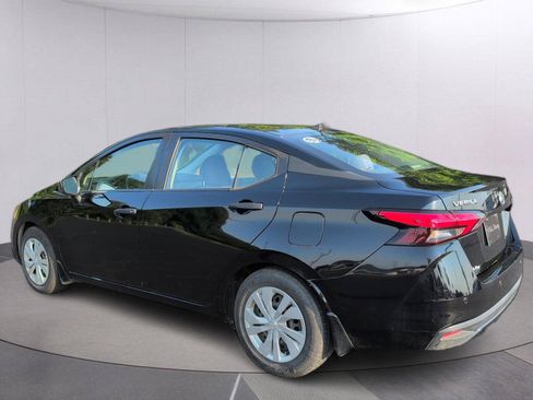 Used 2020 Nissan Versa S FWD image 5