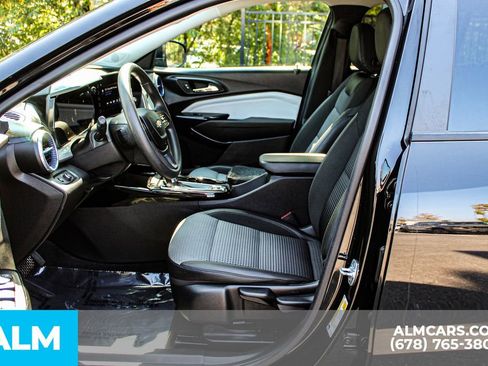 Used 2024 Chevrolet Trax LT image 16