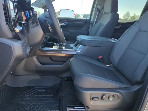 New 2026 Chevrolet Silverado 1500 LT Trail Boss w/ LPO, Dark Essentials Package image 13