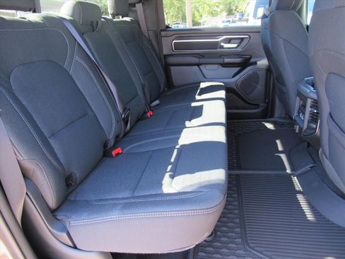 New 2026 RAM 1500 4x4 Crew Cab image 32