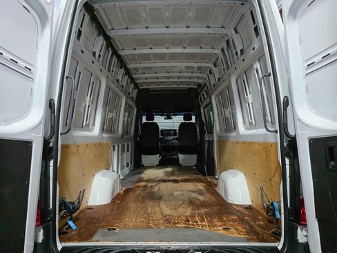 Used 2019 Mercedes-Benz Sprinter 170 image 11