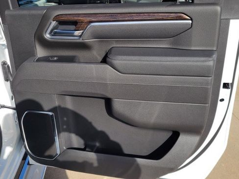 New 2026 GMC Sierra 2500 SLE w/ SLE Value Package; image 22