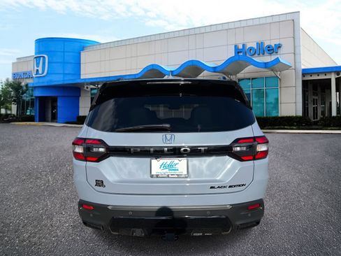 New 2026 Honda Pilot Black Edition image 5