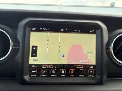 Used 2022 Jeep Wrangler Unlimited Sahara w/ Cold Weather Group AWD/4WD image 27