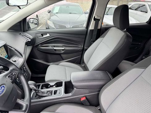 Used 2019 Ford Escape SE FWD image 37