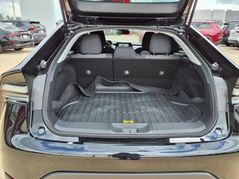 Certified 2026 Toyota Prius Plug-In Hybrid FWD image 8