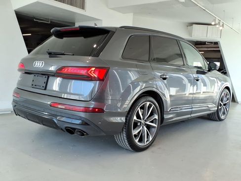 Used 2023 Audi SQ7 Prestige w/ Prestige Package AWD/4WD image 4