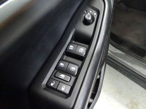 Certified 2025 Jeep Grand Cherokee L Limited AWD/4WD image 10