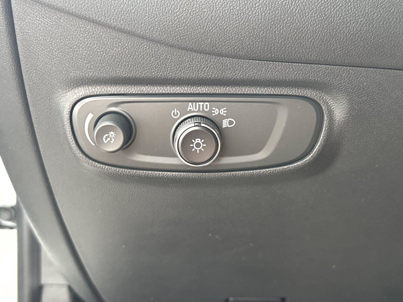 Used 2023 Chevrolet Equinox LT FWD image 20