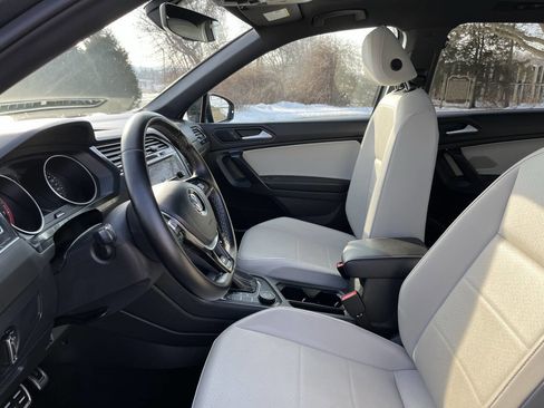 Used 2021 Volkswagen Tiguan SE R-Line w/ 3rd Row Seat Package image 12