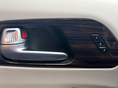 Used 2024 Chrysler Pacifica Limited FWD image 64