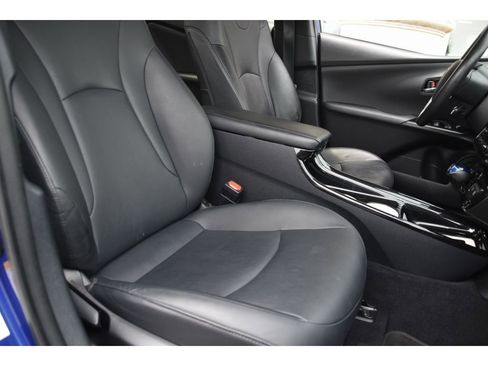 Used 2016 Toyota Prius Four w/ Advanced Technology Package image 28