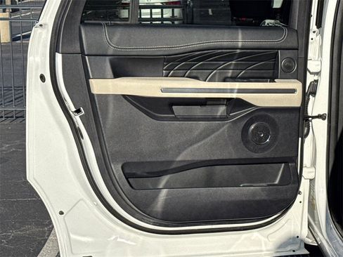 Used 2020 Ford Expedition Max Platinum image 23