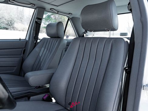 Used 1991 Mercedes-Benz 190 E 2.6 image 38