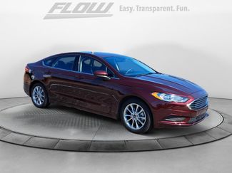 Used 2017 Ford Fusion SE w/ Fusion SE Technology Package FWD video 1