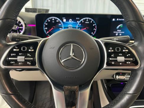 Used 2023 Mercedes-Benz CLA 250 4MATIC image 11