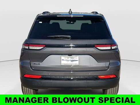 New 2025 Jeep Grand Cherokee Altitude AWD/4WD image 4