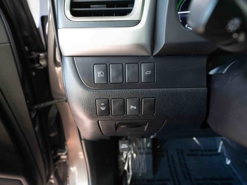 Used 2019 Toyota Highlander Limited image 11
