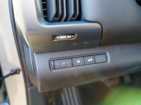 New 2025 Nissan Pathfinder SL image 15