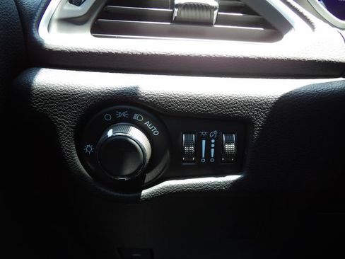 New 2027 Chrysler Pacifica Select FWD image 21