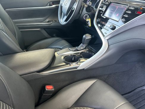 Certified 2019 Toyota Camry SE image 14