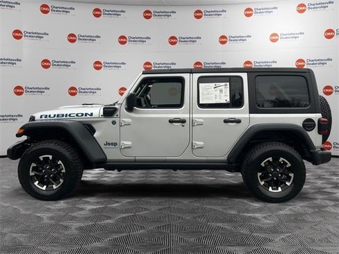 Used 2024 Jeep Wrangler Unlimited Rubicon 4xe image 2