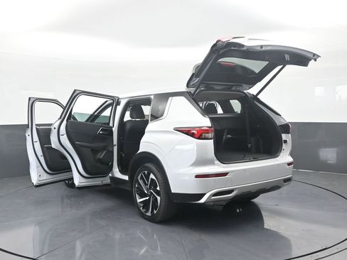 Used 2022 Mitsubishi Outlander SE image 81