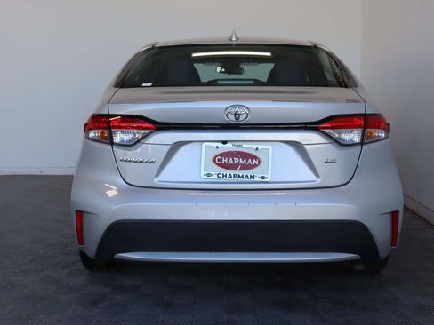 Used 2022 Toyota Corolla LE image 6