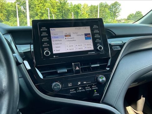 Used 2021 Toyota Camry SE FWD image 30