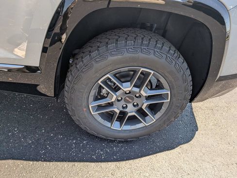 New 2026 GMC Terrain AT4 w/ Technology Package II AWD/4WD image 25