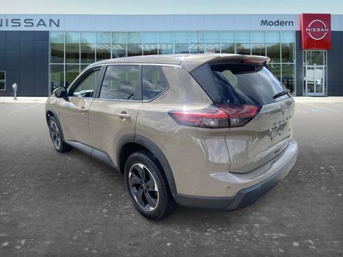 Certified 2025 Nissan Rogue SV AWD/4WD image 7