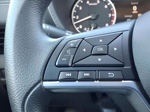 Used 2023 Nissan Sentra SV image 27