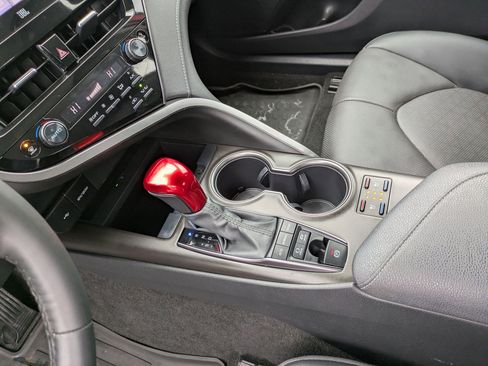 Used 2023 Toyota Camry XSE image 13