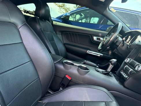 Used 2018 Ford Mustang GT Premium RWD image 4