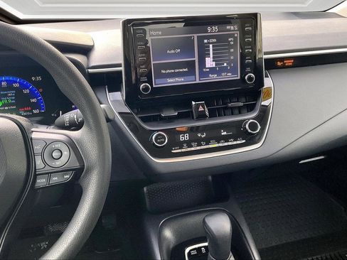 Used 2020 Toyota Corolla LE image 6