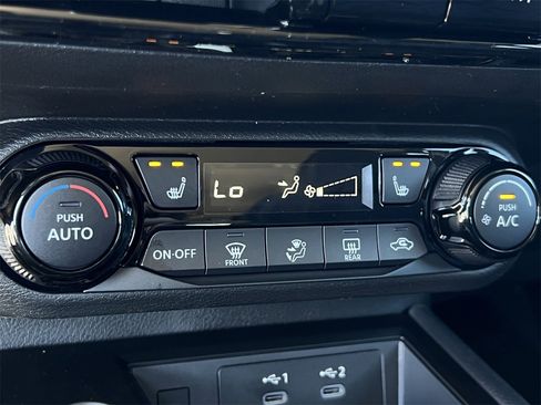 New 2026 Nissan Kicks SV image 11