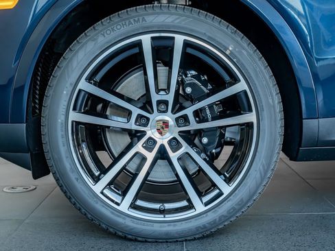 New 2026 Porsche Cayenne AWD/4WD image 11