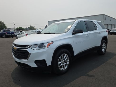Used 2019 Chevrolet Traverse LS AWD/4WD image 3