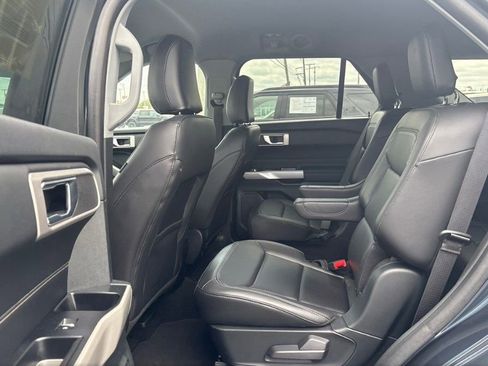 Used 2024 Ford Explorer XLT w/ Equipment Group 202A AWD/4WD image 11