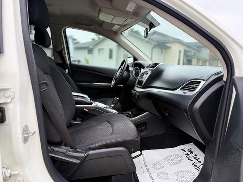 Used 2018 Dodge Journey SE w/ Popular Equipment Group FWD image 24