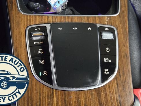 Used 2022 Mercedes-Benz GLC 300 4MATIC image 17