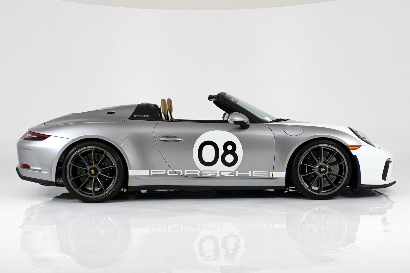 Used 2019 Porsche 911 Speedster RWD image 12