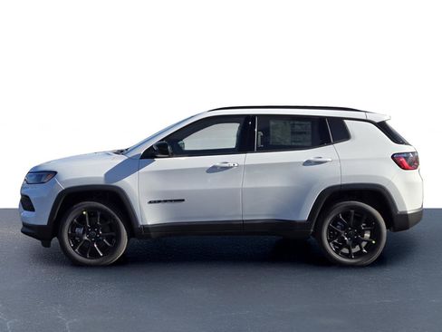 New 2026 Jeep Compass Latitude image 8