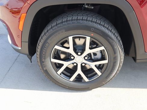 New 2025 Jeep Grand Cherokee L Limited w/ Luxury Tech Group II image 20