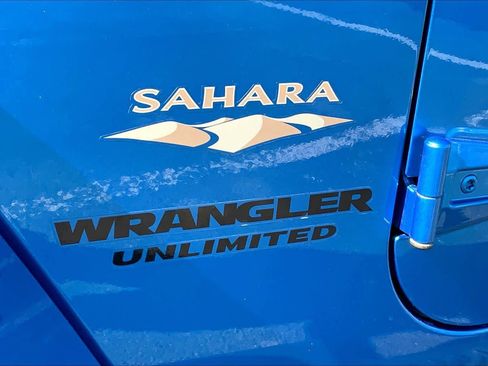 Used 2015 Jeep Wrangler Unlimited Sahara w/ Connectivity Group image 26